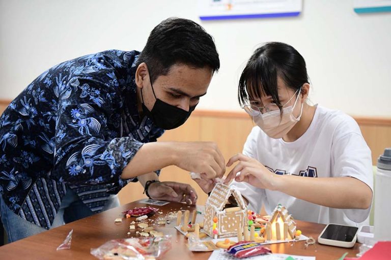 1111205-2022 International Culture Day and Gingerbread House Making Competition_5