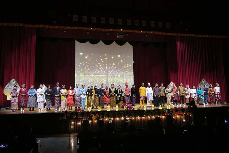1111212-Wonderful Indonesia: NPUST Students Hold Culture Festival_6