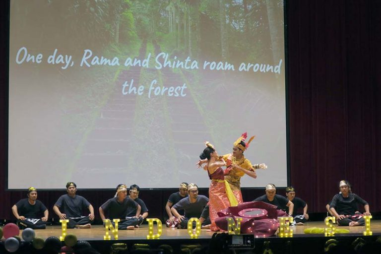 1111212-Wonderful Indonesia: NPUST Students Hold Culture Festival_4