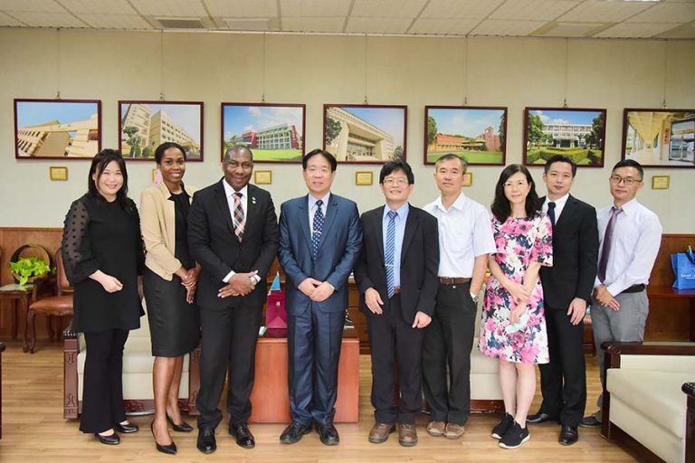 1120327-Saint Lucia Ambassador Visits NPUST, Meets with Students_2