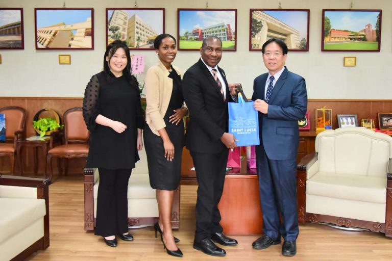 1120327-Saint Lucia Ambassador Visits NPUST, Meets with Students_4