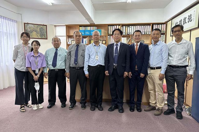 1120318-NPUST President Chin-Lung Chang in Malaysia for Alumni Association Anniversary, Exchange with UPM_14