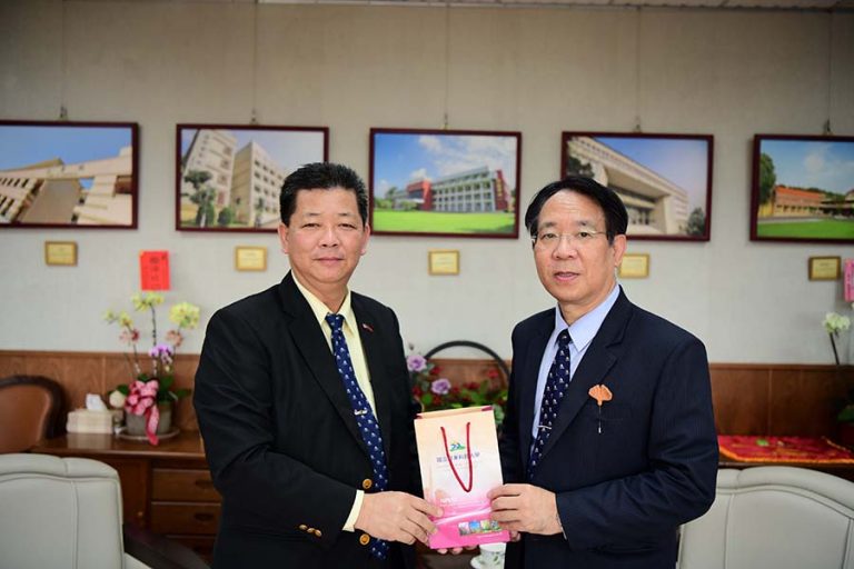1120509-NPUST Alumnus Siew Tick Chai of Malaysia Selected for Overseas Community Affairs Council Award_2