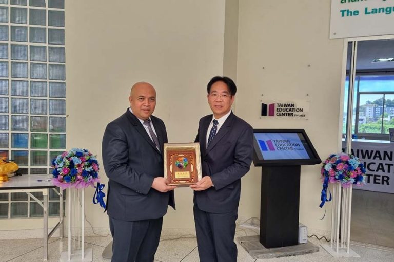 1120830 New Taiwan Education Center Office Unveiled in Phuket