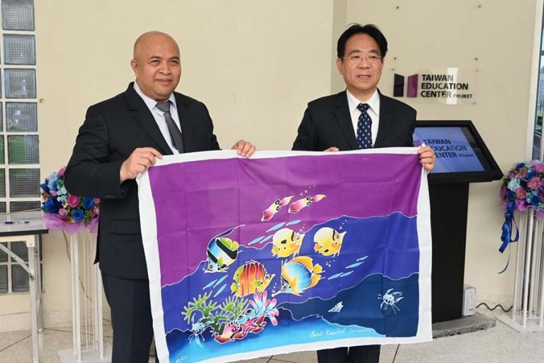1120830 New Taiwan Education Center Office Unveiled in Phuket