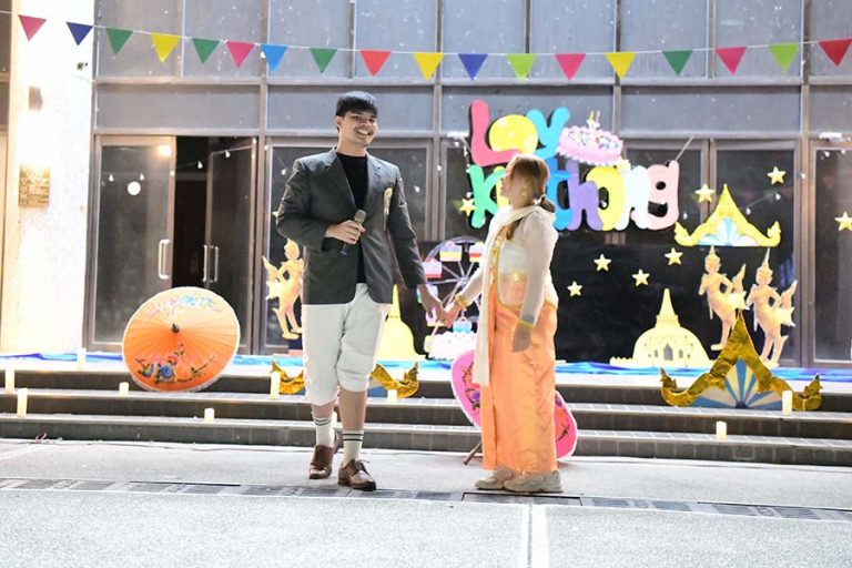 1121122-Experiencing the Loy Krathong Festival at NPUST