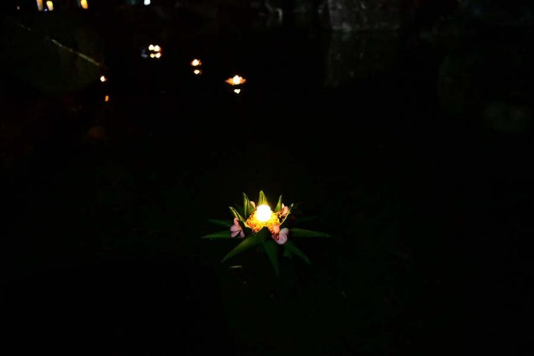 1121122-Experiencing the Loy Krathong Festival at NPUST