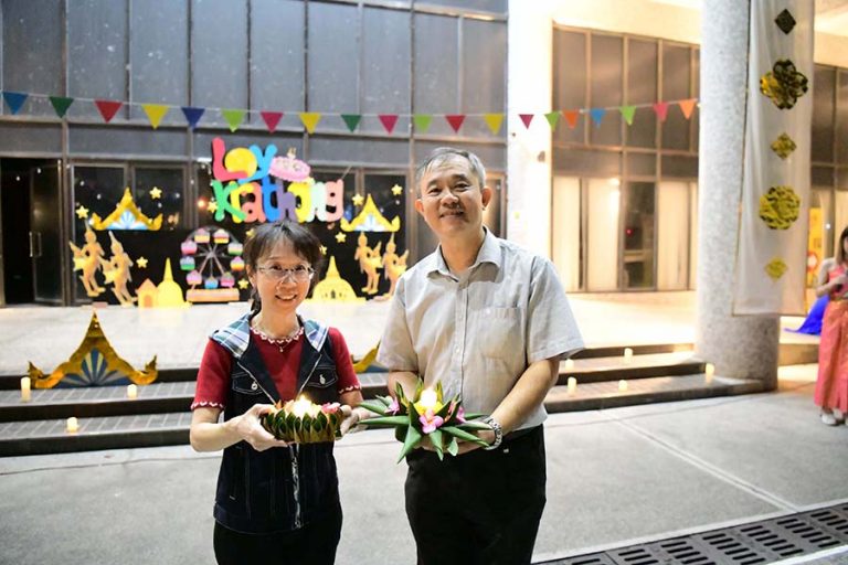 1121122-Experiencing the Loy Krathong Festival at NPUST