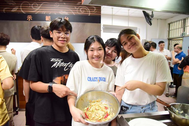 1121019-2023Thai-Taiwanese Cuisine and Culture Exchange Organized during Study Camp at NPUST