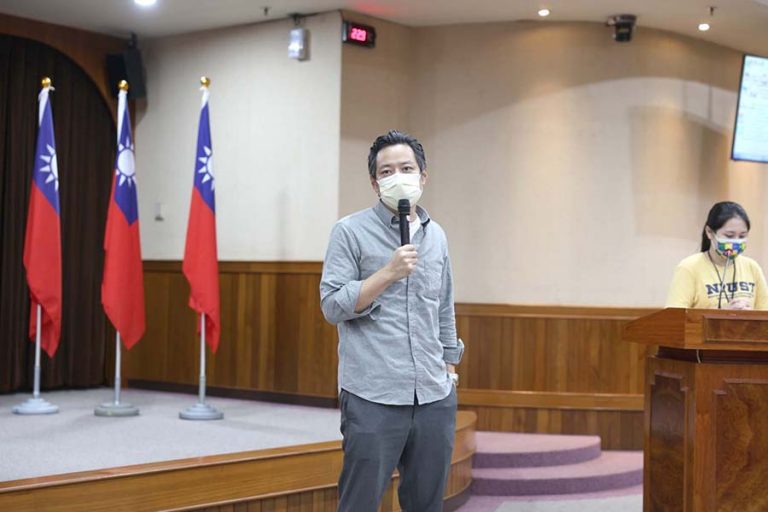 Vice Dean Yuh Mike Tzean from Office of International Affairs host Q&A