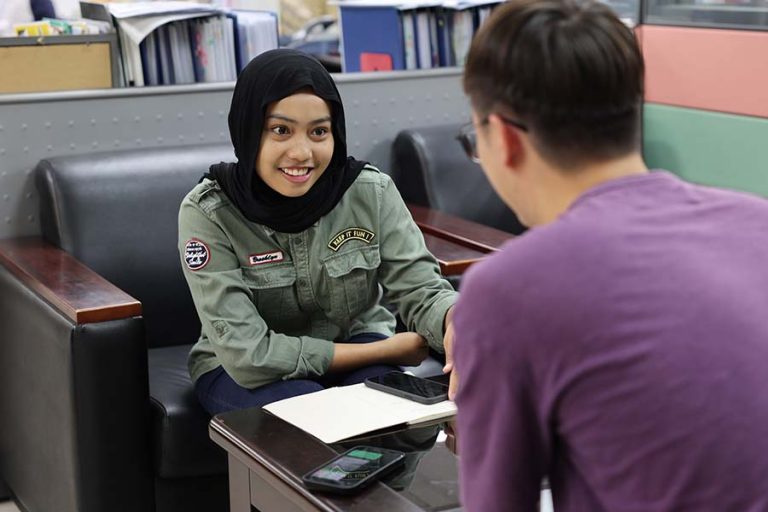Aprodita(Indonesia, Department of Tropical Agriculture and International Cooperation) Cheng Han Guo(Taiwan, Department of Vehicle Engineering)