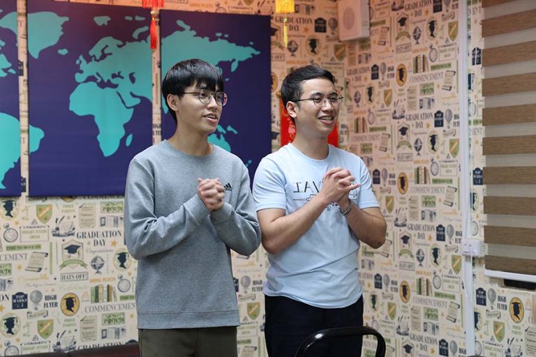 Bo Ting Lai(Taiwan, International Program in Animal Vaccine Technology) Laohasatian Teerajet(Thailand, International Program in Animal Vaccine Technology) team up