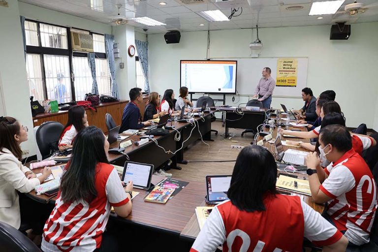 Songkhla Rajabhat University Delegation Comes for Journal Writing Workshop_13