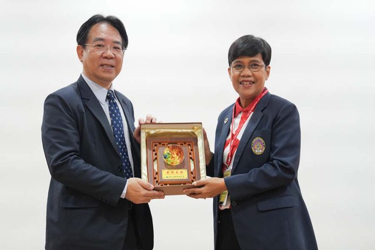 Songkhla Rajabhat University Delegation Comes for Journal Writing Workshop_4