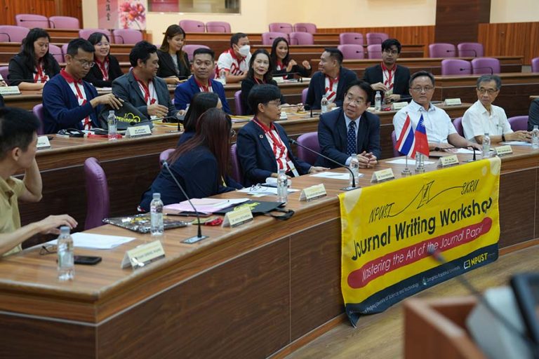 Songkhla Rajabhat University Delegation Comes for Journal Writing Workshop_5