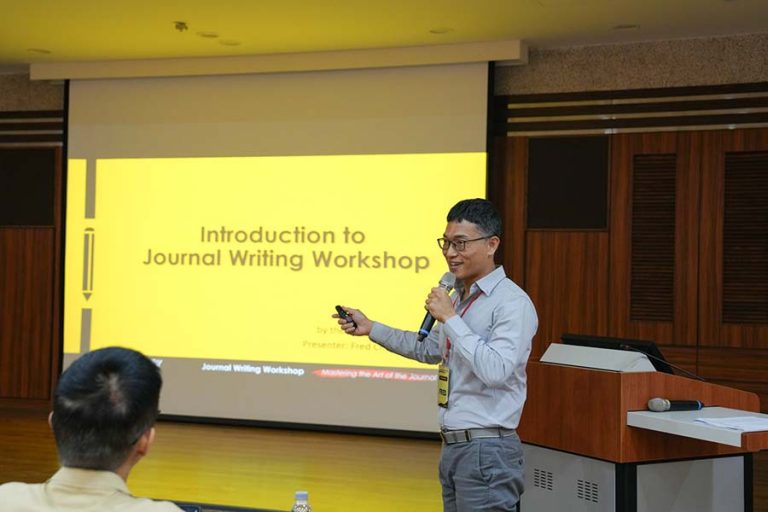 Songkhla Rajabhat University Delegation Comes for Journal Writing Workshop_7