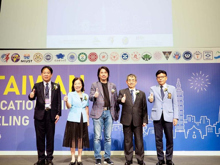 Taiwan 2024 Higher Education Fair and Job Counseling Event Held with Success in Thailand_12