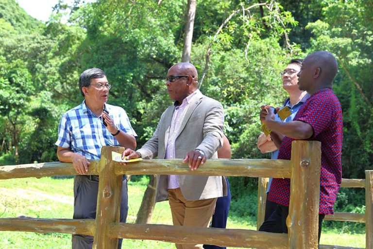 St. Lucia’s Minister of Agriculture Visits NPUST