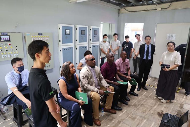 St. Lucia’s Minister of Agriculture Visits NPUST