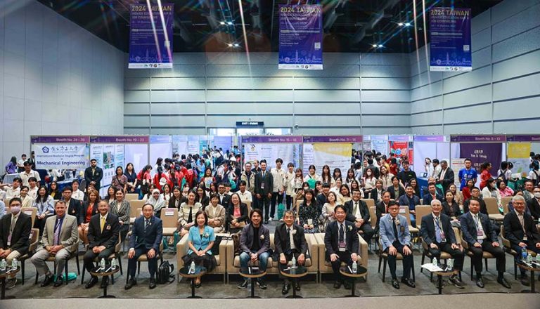 Taiwan 2024 Higher Education Fair and Job Counseling Event Held with Success in Thailand_6