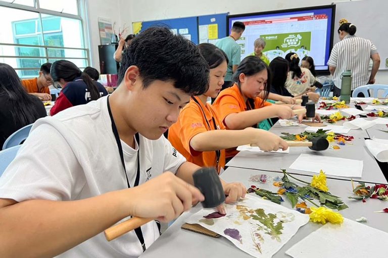 NPUST Inspires High Schoolers at Food and Agriculture Science Camps in Malaysia_6