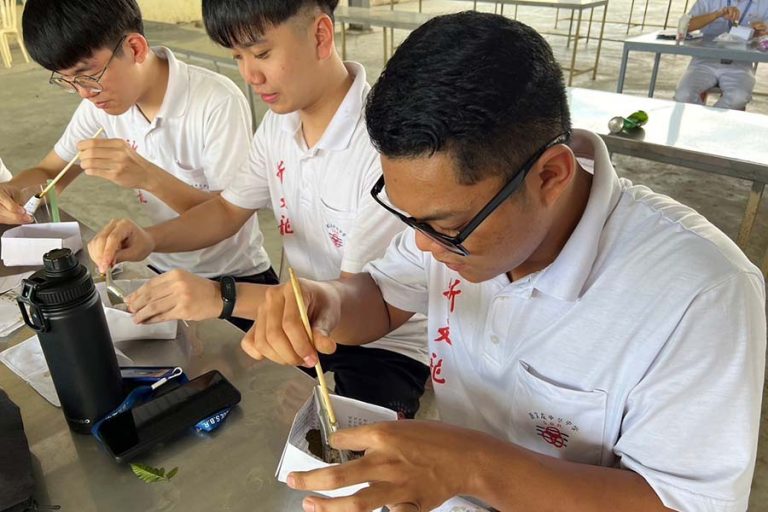 NPUST Inspires High Schoolers at Food and Agriculture Science Camps in Malaysia_8