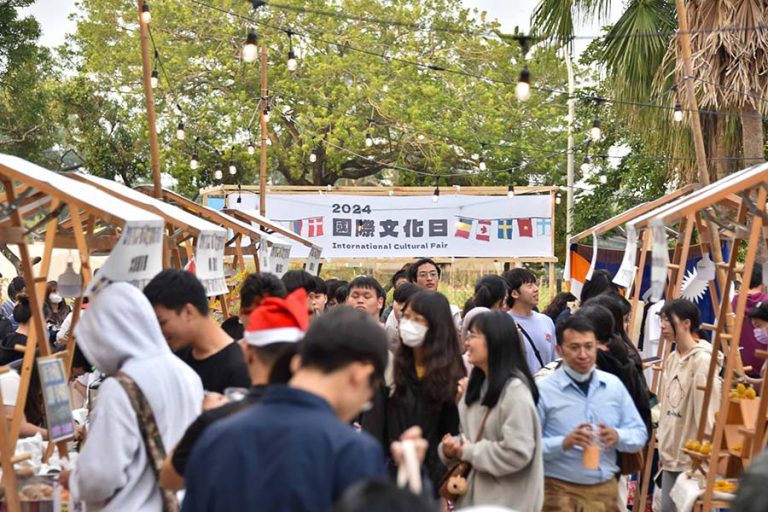 Culturally Vibrant: NPUST Holds 2024 International Cultural Fair_4