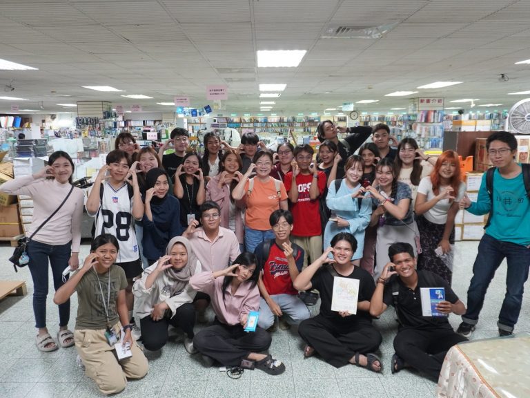 Graduation Ceremony Held for Participants of 2024 New Southbound Policy Elite Study Program_7