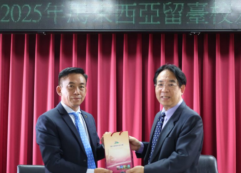 Leaders of Malaysian Taiwan Alumni Associations Visit NPUST for Exchange_11