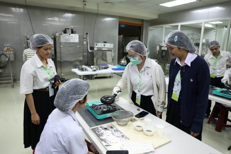 Students from Walailak University Visit NPUST for Four-Day Exchange_19
