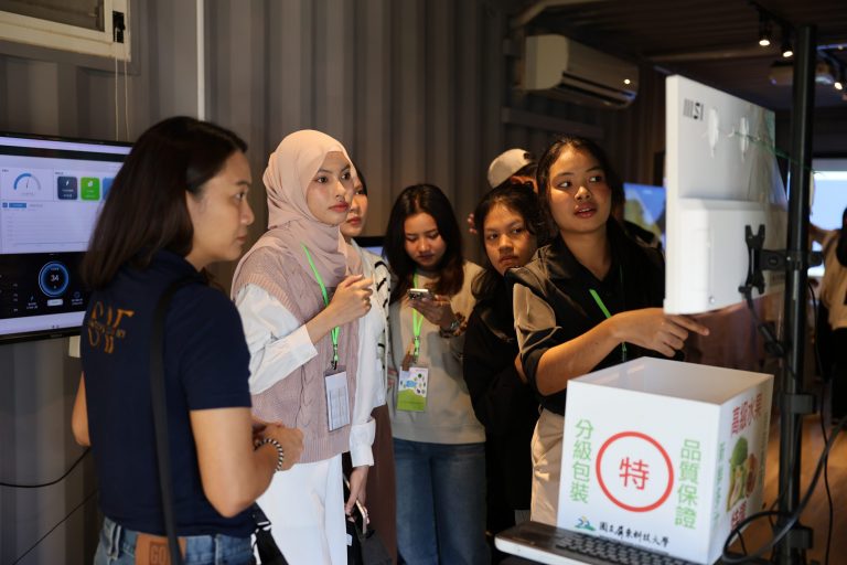 Students from Walailak University Visit NPUST for Four-Day Exchange_20