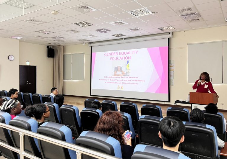 Saint Vincent Ambassador Andrea Bowman Provides Lecture on Gender Equality_4