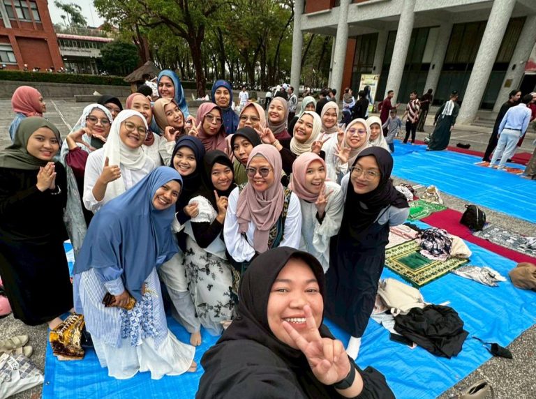 Pakistani and Indonesian Student Unions Jointly Hold Eid al-Fitr Activities on Campus_6