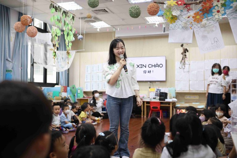 International Student Opens Up Young Learners to Vietnamese_7