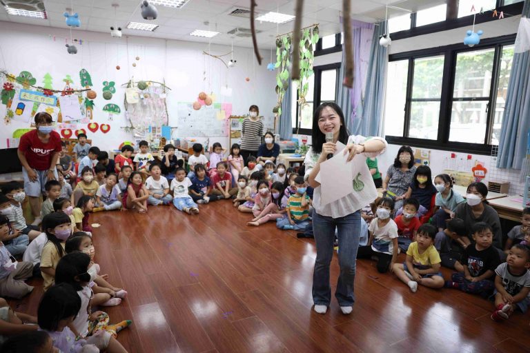 International Student Opens Up Young Learners to Vietnamese_9