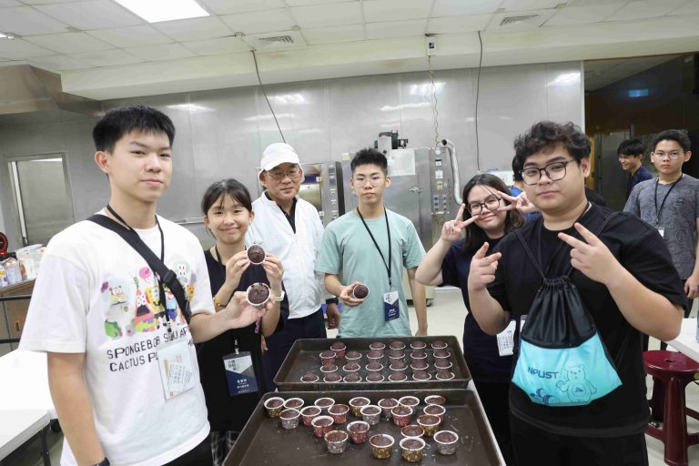 NPUST Hosts 2025 Malaysian High School Student University Experience Camp_9
