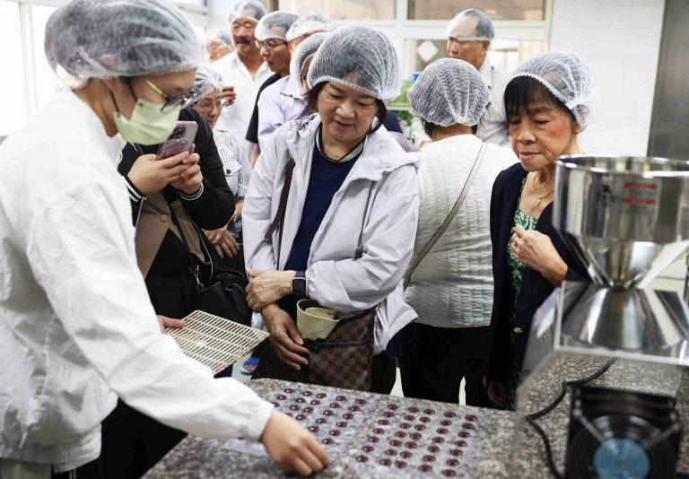 馬來西亞居鑾農業公會蒞臨屏科大考察觀摩特色農業_7
