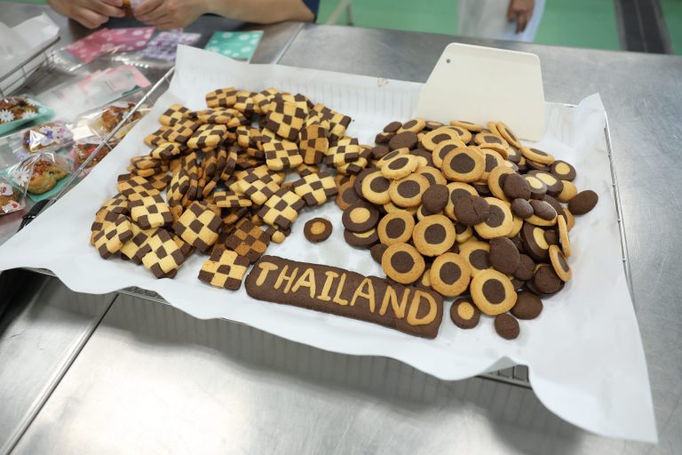進行食品烘焙體驗2